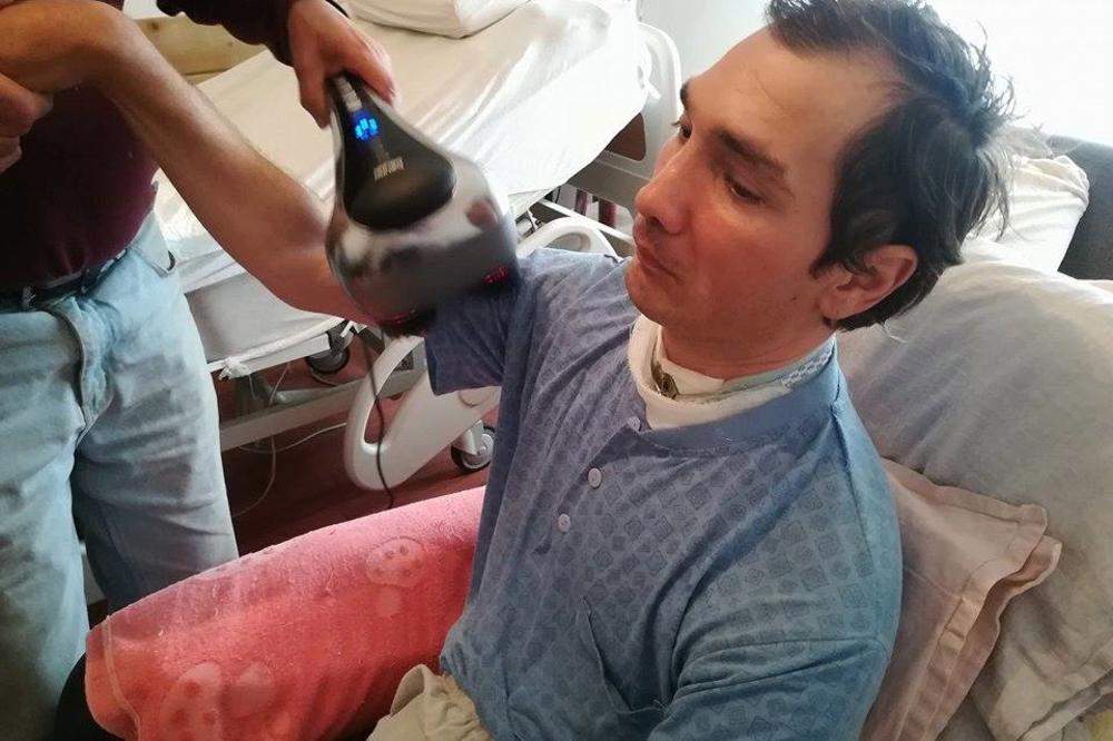 Srbija je plakala zbog Željka koji je godinama u BUDNOJ KOMI! Hrabrom mladiću je bolje, ali NEMA PRAVO da se leči iako je osiguran! (FOTO)