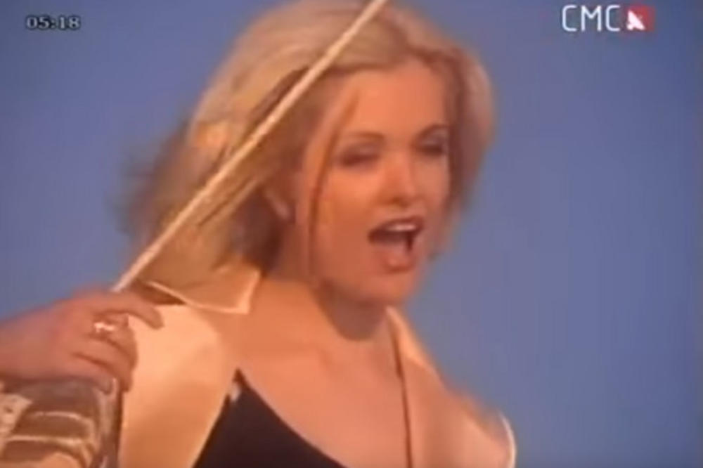 UDES JOJ PREOKRENUO ŽIVOT PA PALA U DEPRESIJU: Danas ima 43 godine i izgleda NIKAD BOLJE! (FOTO)