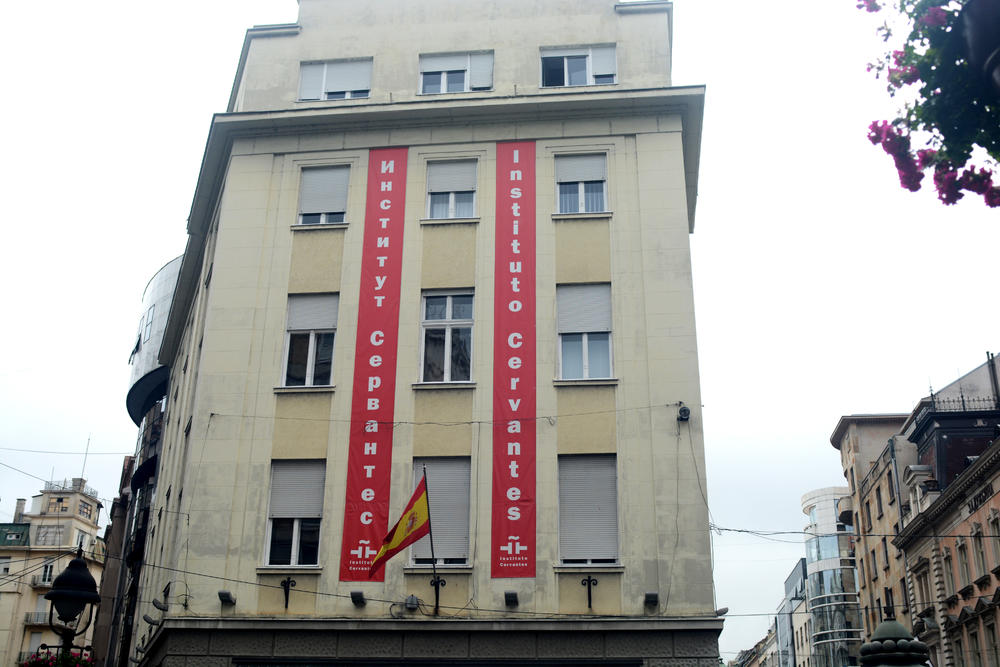 I ćirilica i latinica za neke  