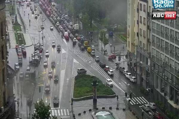 JAKA KIŠA U PRESTONICI NAPRAVILA HAOS! Kolaps u BG-u, ove deonice zaobiđite u širokom luku! (FOTO)