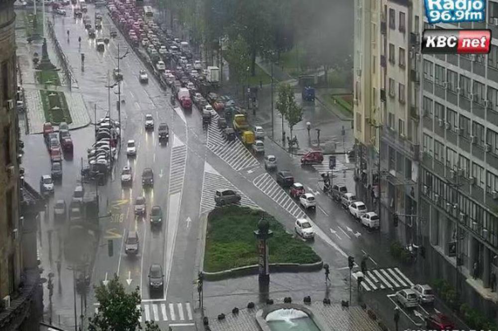 JAKA KIŠA U PRESTONICI NAPRAVILA HAOS! Kolaps u BG-u, ove deonice zaobiđite u širokom luku! (FOTO)