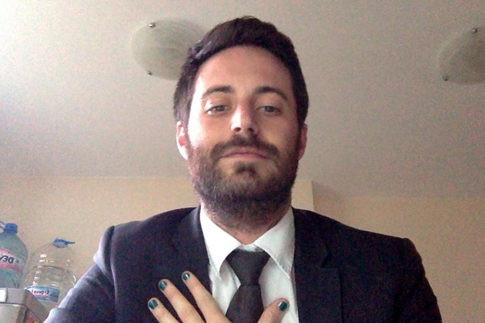 ŠOKANTNA ISPOVEST MLADOG HOMOSEKSUALCA: Pola života sam mislio da me opsedaju DEMONI, a onda su me roditelji poslali NA LEČENJE!