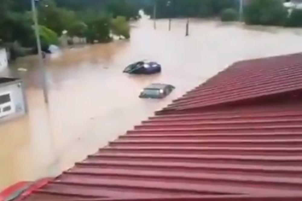 HAOS U BARAJEVU: Poplavljen parking, automobilima se vide samo KROVOVI! (VIDEO)
