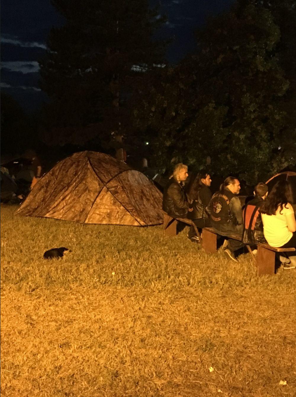 Bajkeri kampuju na zaječarskoj gitarijadi  