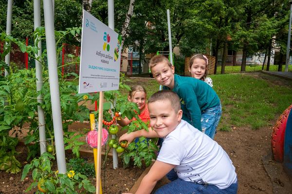 DECO, JEDITE ZDRAVO! Fondacija Novak Đoković vas poziva u borbu protiv gojaznosti!