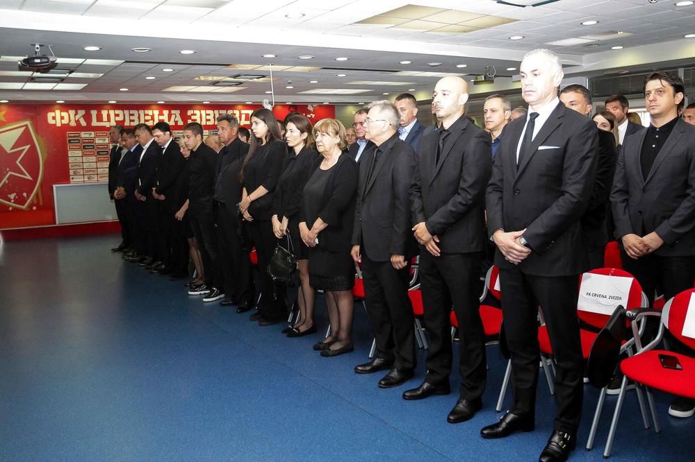 ZVEZDA SE OPROSTILA OD BUNJEVČEVIĆA: Suze prisutnih su govorile više od bilo kojih reči! (FOTO)