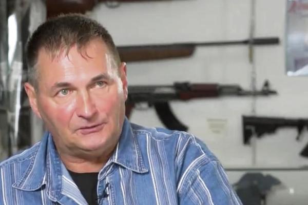 STIGLA GA JE STRAŠNA SUDBINA: Bio je snajperista u OVK, a sada umire od GLADI i jede na slamku!