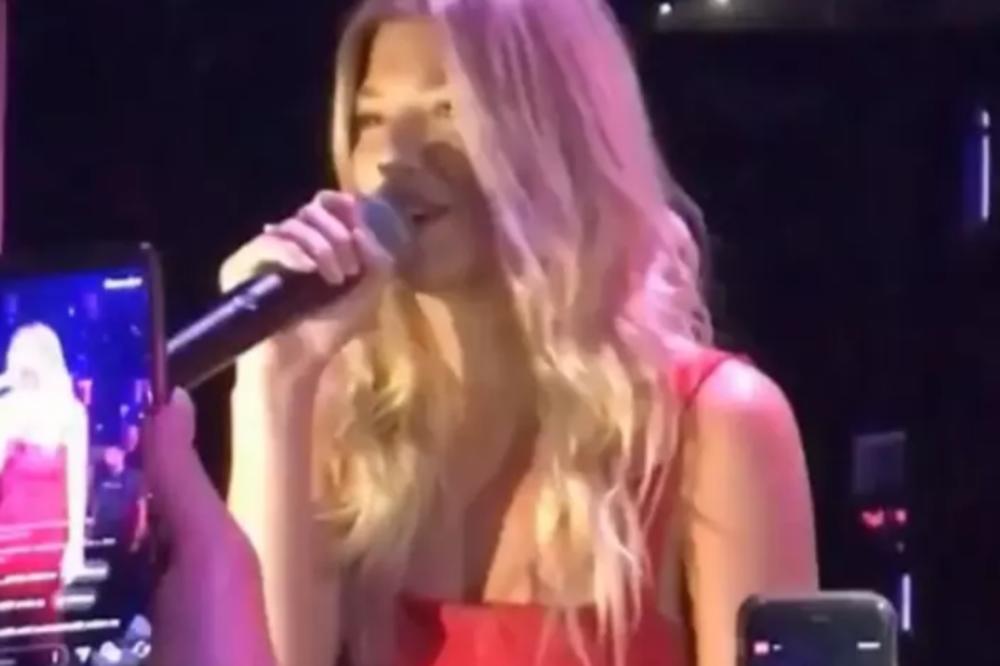 SVI SU ODLEPILI, KIJA KOCKAR POSTALA PEVAČICA: Evo koju pesmu je odabrala da OTVORI KONCERT! (VIDEO)