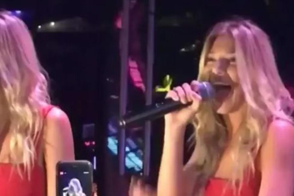 DRAMA NA KONCERTU KIJE KOCKAR: Muškarac joj je prišao i KRENUO DA SKIDA SAKO...