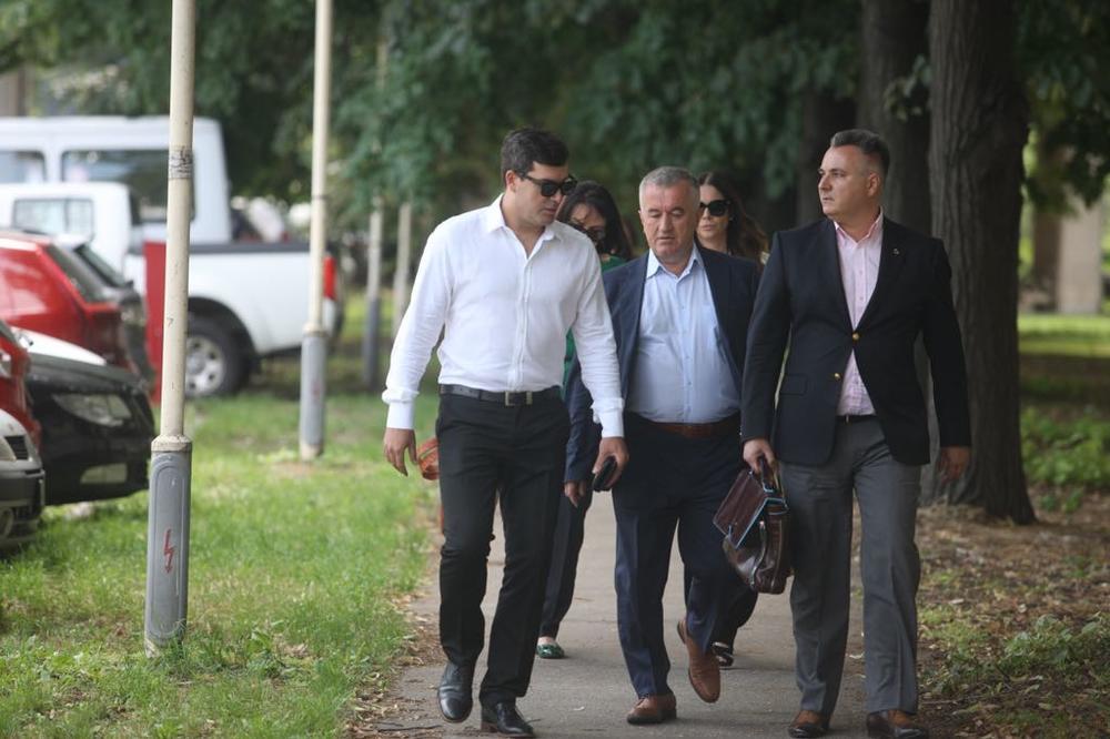 NIJE MOGLA DA GA SLUŠA: Počelo suđenje između Luke i Nataše, ona NAPUSTILA SUDNICU!