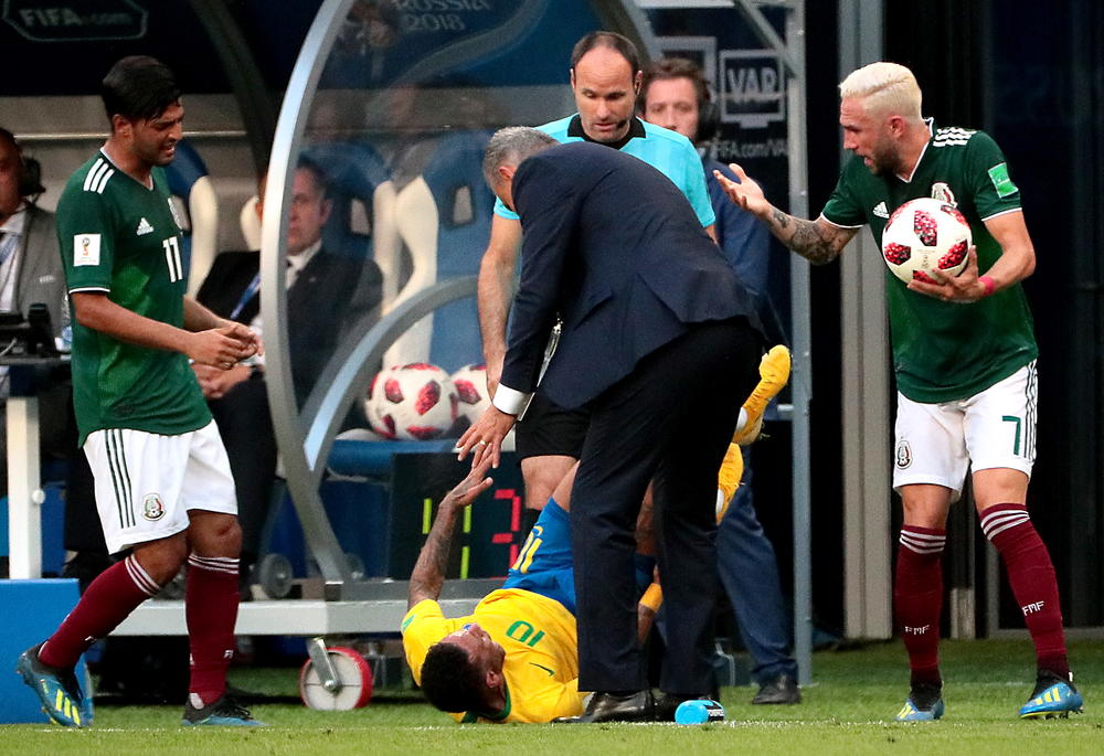 Migel Lajun nije dobio ni žuti karton za gaženje Nejmara  