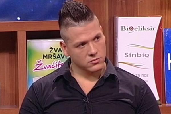 SVIMA JE JAVNO POKAZAO: Sloba se potpuno RAZNEŽIO i priznao koju ženu VOLI! (FOTO)