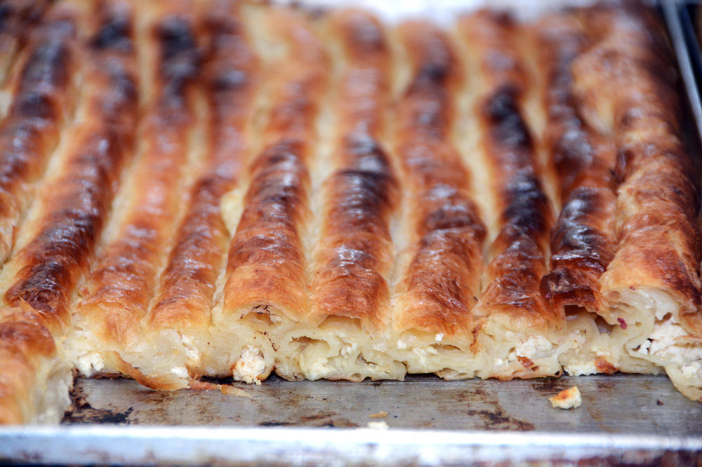 STRUČNJAKINJA OTKRILA ŠTA SE DESI TELU AKO SVAKI DAN JEDETE BUREK: Posle 2,3 SATA doći će do ŠOKANTNE PROMENE