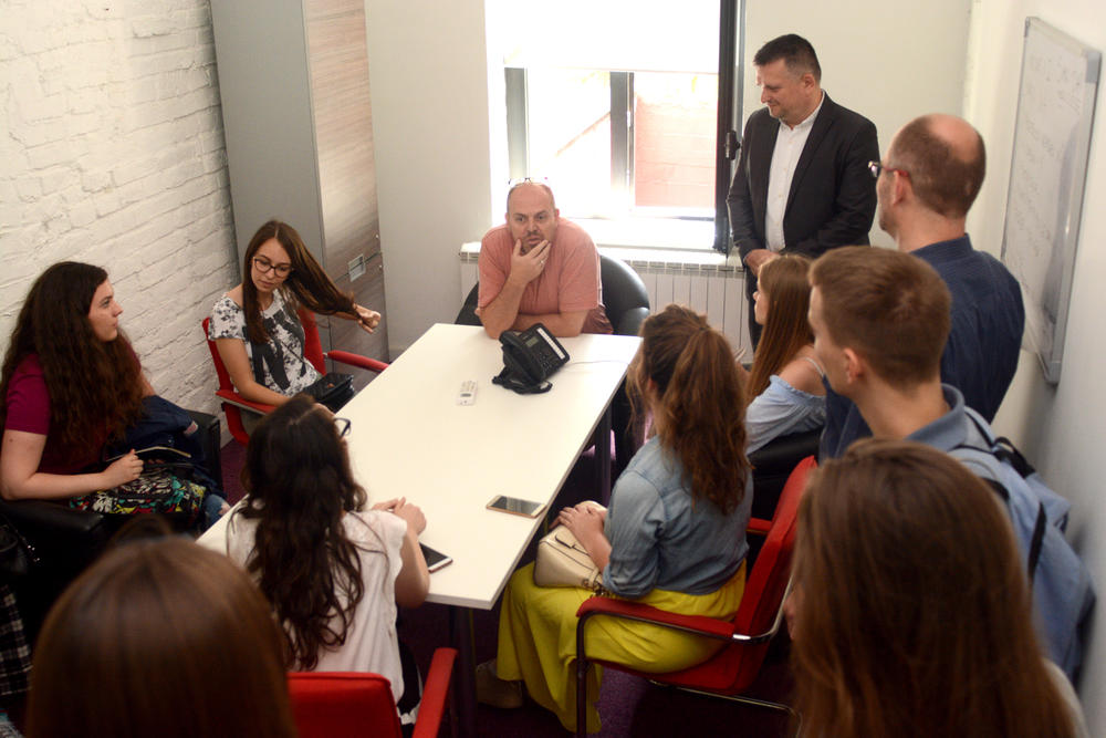 TINEJDŽERI IZ YOUTHVIBES U POSETI ESPRESU   