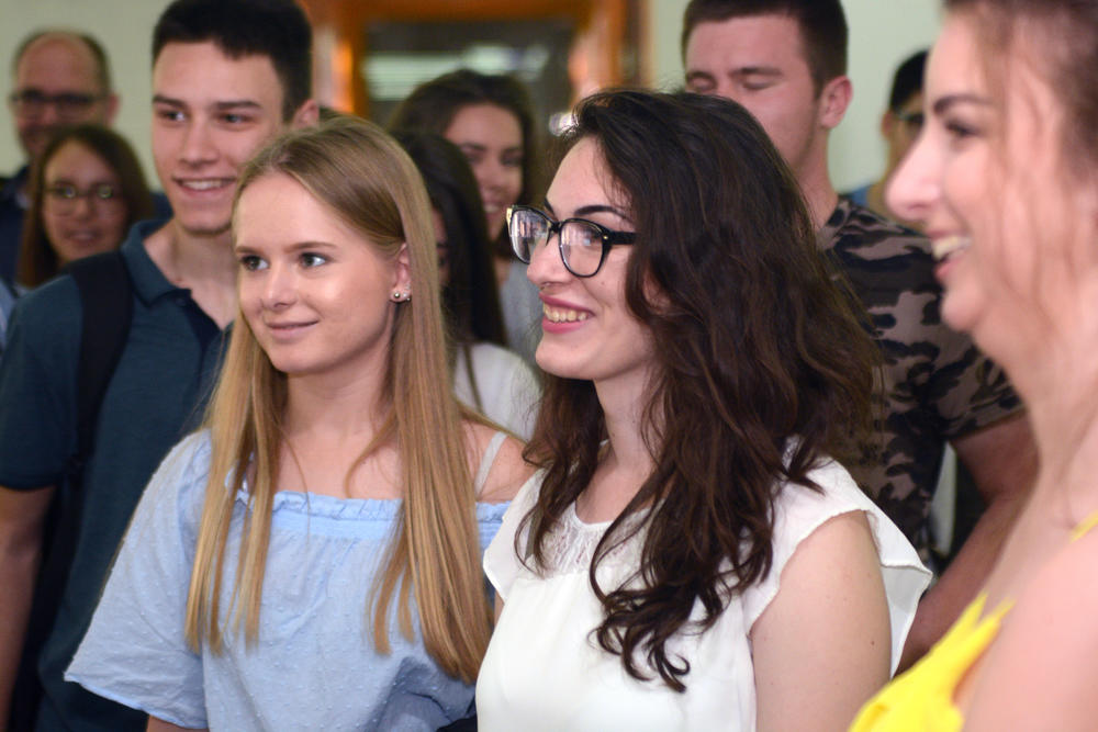 TINEJDŽERI IZ YOUTHVIBES U POSETI ESPRESU    