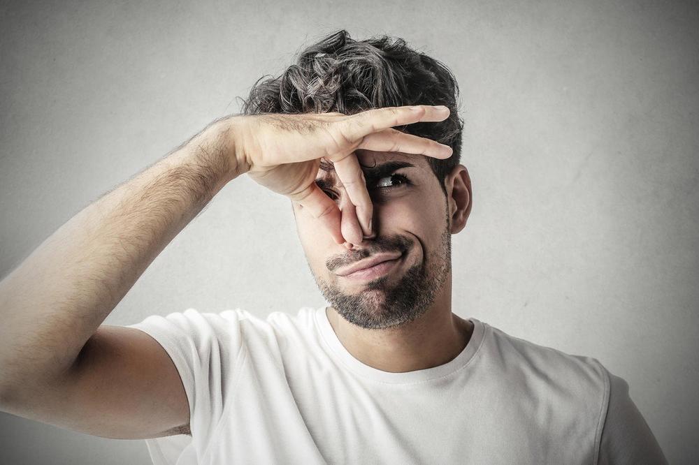 EVO ZAŠTO VAM NOGE SMRDE U POSLEDNJE VREME: Ima veze sa opasnom ZARAZOM