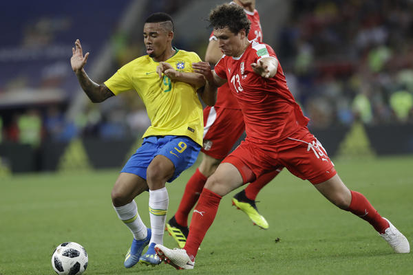 U NJEGA SU U SRBIJI UPIRALI PRSTOM ZBOG GOLA BRAZILA: Nije to moja krivica! Ako ćemo tako, moj igrač je bio Žesus, a Paulinjo je pobegao vezistima!