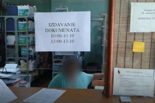 DRŽAVNI POSAO - POSAO IZ SNOVA: Dnevno rade dva puta po 10 minuta, a ostatak radnog vremena sve četiri u vis?! (FOTO)