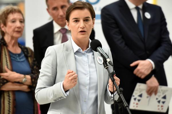 BRNABIĆEVA NAJAVLJUJE: Gradimo JEFTINE STANOVE za mlade bračne parove, prosvetare i naučnike