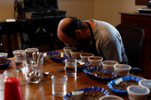 Ispijanje 7 šoljica kafe dnevno SMANJUJE RIZIK OD PRERANE SMRTI: Evo zašto je to tako!