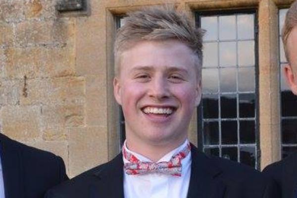 STUDENT MEDICINE SE UBIO ZBOG WHATSAPP PORUKE! Nije mogao da izdrži SRAMOTU I OSUDE, pa se odlučio za najgore...