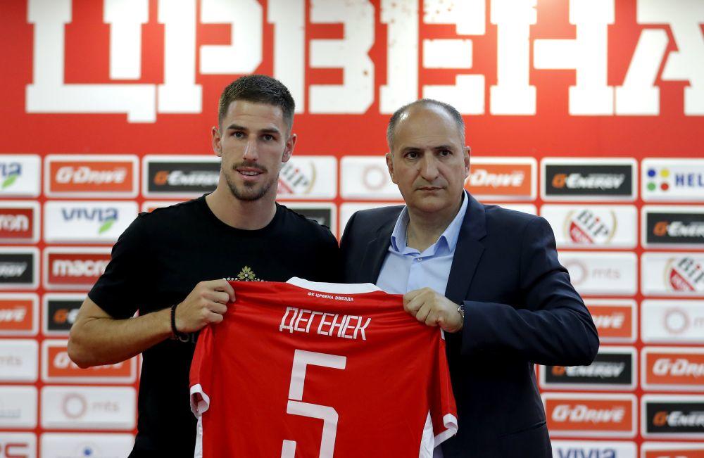 Miloš Degenek sa Mitrom Mrkelom na svom predstavljanju u Crvenoj zvezdi  