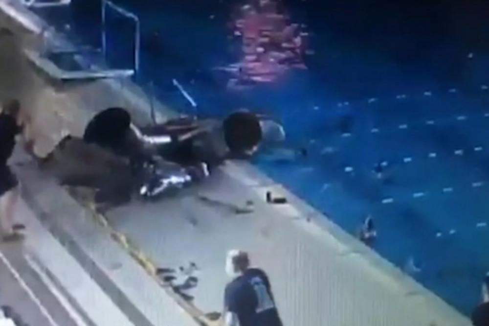 PROCURIO JEZIV SNIMAK SA BEOGRADSKOG BAZENA: Srušila se ogromna ventilaciona cev, mogla je da SMRVI DECU! (VIDEO)