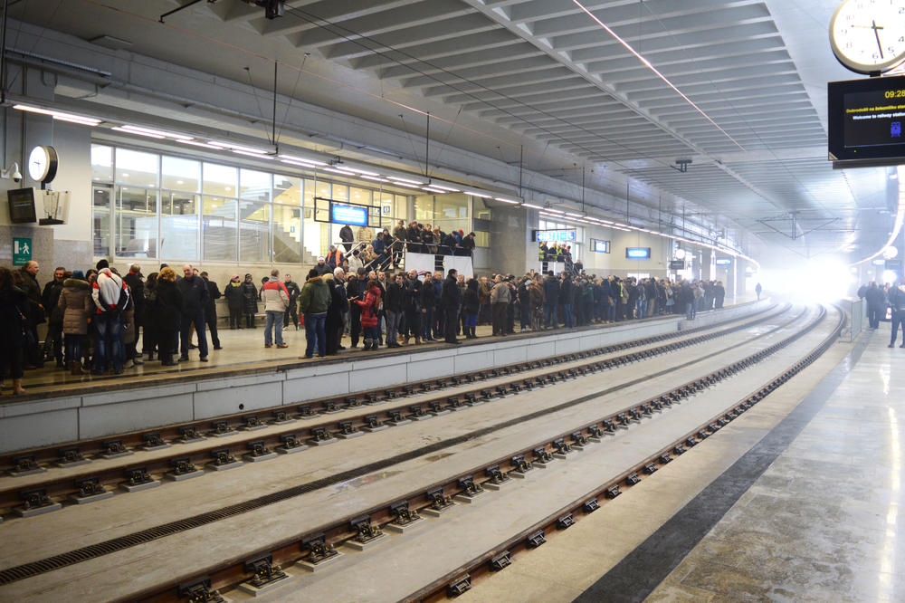 NAKON PREMEŠTANJA ŽELEZNIČKE STANICE: Pogledajte šta je NIKLO na PROKOPU!