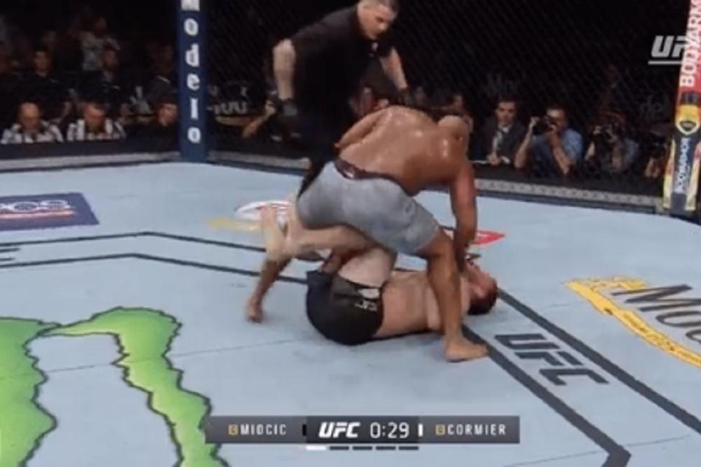 KORMIJER NOKAUTIRAO HRVATA U PRVOJ RUNDI! Postao je prvi koji je objedinio pojase u poluteškoj i teškoj kategoriji! (VIDEO)