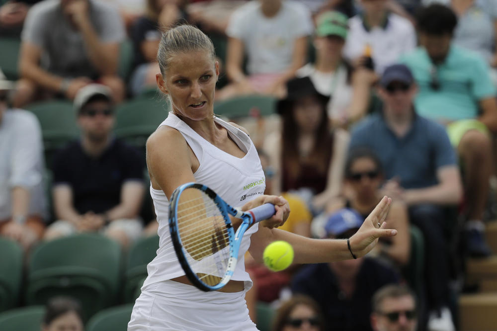 ISPALE SVE DAME IZ TOP 10: Da li je ovo najbizarniji Vimbldon ikada?!