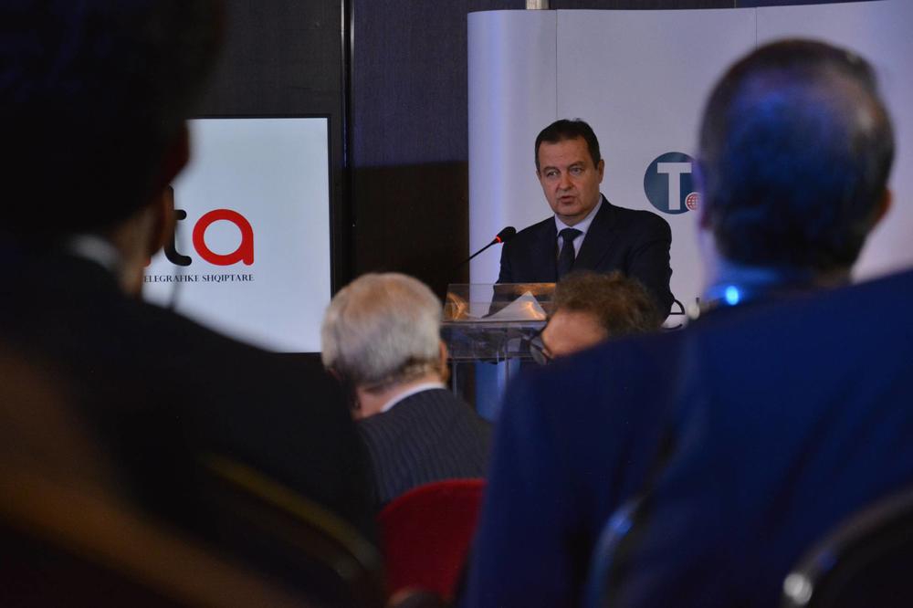 Dačić otkrio gde je rođen i govorio o povezanosti Srbije i Kosova: Srbi i Albanci - kojim putem dalje? (FOTO)