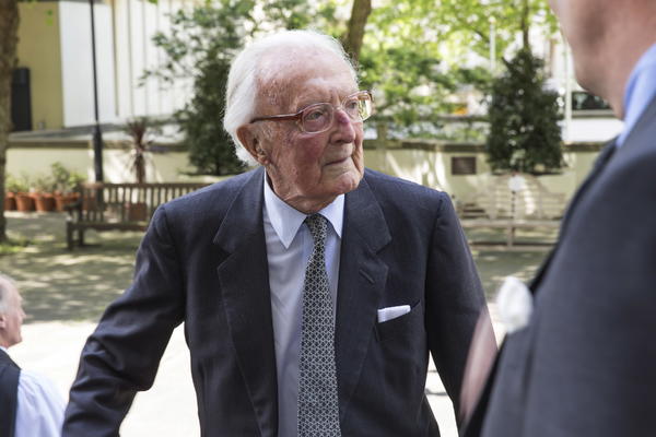 UMRO ČOVEK KOJEG SE SEĆAJU SVI SRBI STARIJI OD 35 GODINA: Godinama je KROJIO SUDBINE SVIH NAS!