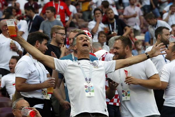 LEPA VEST ZA ENGLEZE: Pabovi za vreme finala mogu raditi duže - AUU KOLIKO ĆE SE PIVA POPITI!