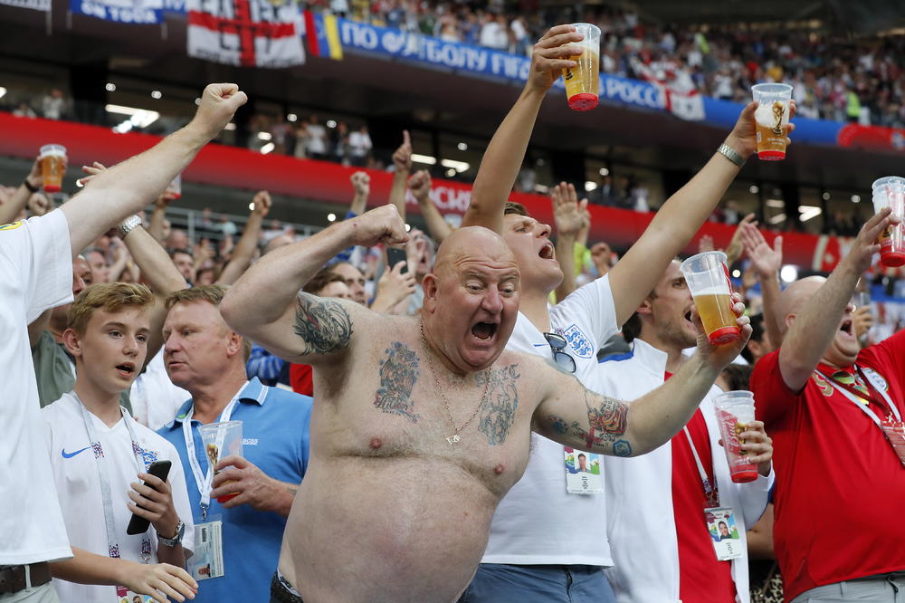 HRVATI SE PUŠE OD BESA! Engleski navijači poručili: Znate li šta nije postojalo pre 28 godina?! (FOTO)