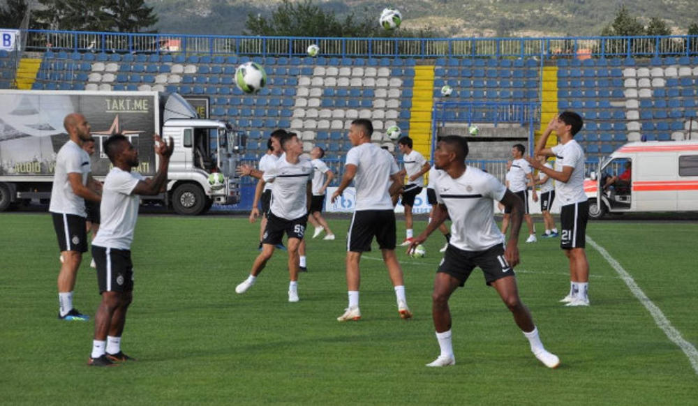 Atmosfera na treningu crno-belih