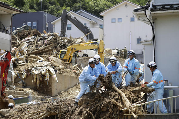 OLUJA U JAPANU ODNELA JEDAN ŽIVOT, TROJE SE VODI KAO NESTALO: Naređena evakuacija najmanje dva miliona ljudi!