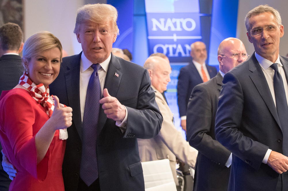 EDI RAMA NIJE MUTAV: Kolinda u zagrljaju albanskog premijera slavila plasman Hrvatske u finale Svetskog prvenstva! (FOTO)