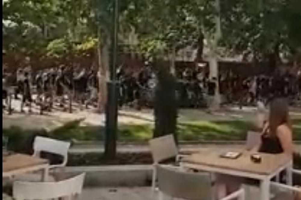 I NIKŠIĆ JE CRNO-BELI GRAD! Fešta Grobara u Crnoj Gori pred meč Partizana sa Rudarom! (VIDEO)