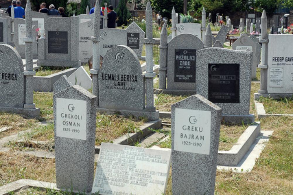 SAHRANJUJEMO I ŠIPTARE: Skandalozna objava na zvaničnom sajtu pogrebnog preduzeća je ŠOKIRALA CELU SRBIJU! (FOTO)