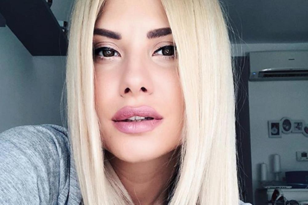 ŠTA ĆE BITI TEK AKO OSVOJE?! Hrvatica održala obećanje, skinula se gola zbog istorijskog uspeha Vatrenih! (FOTO)