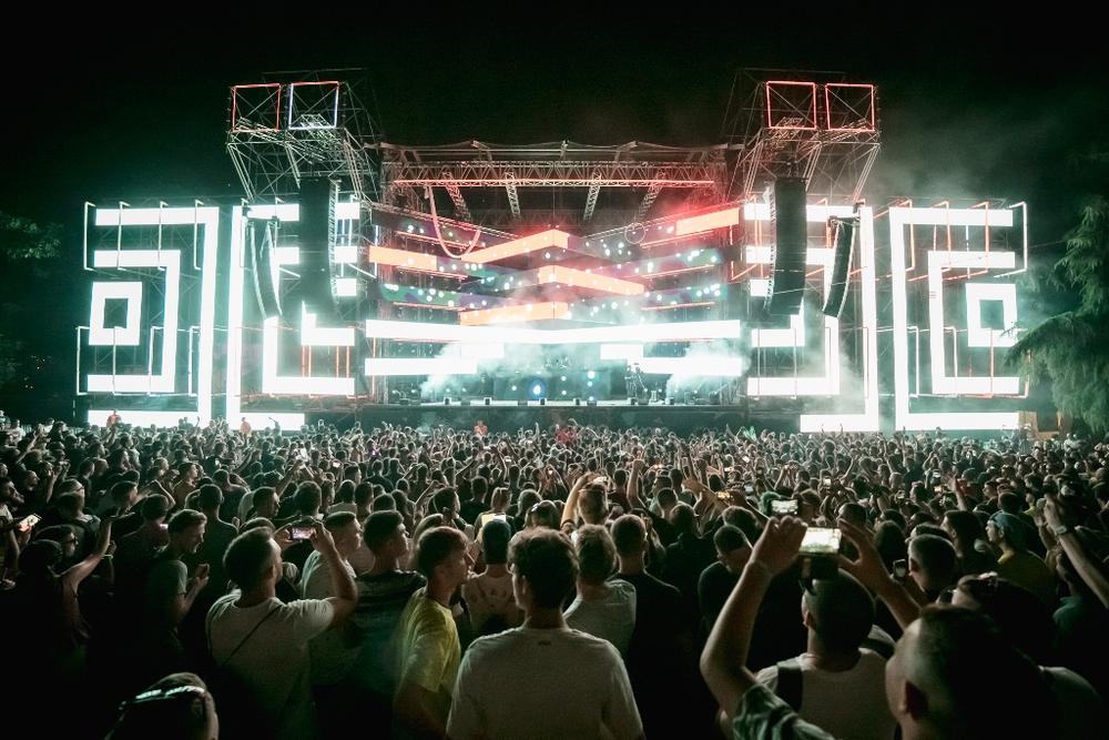 EXIT od starta snažno   