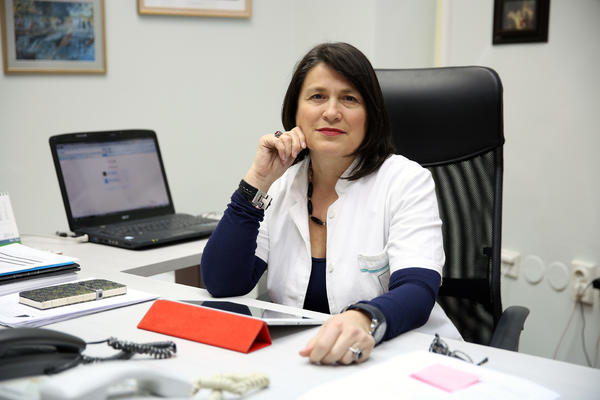 NEKAD SU SE MLADI TAKMIČILI KO JE VIŠE POPIO, A SAD KO ĆE UZETI VIŠE EKSTAZIJA! Stravično upozorenje direktorke DRAJZEROVE