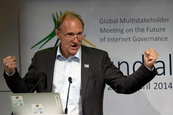 MODERNA PRIČA O FRANKENŠTAJNU: Čovek koji je izmislio INTERNET sada STRAHUJE za njegovu budućnost