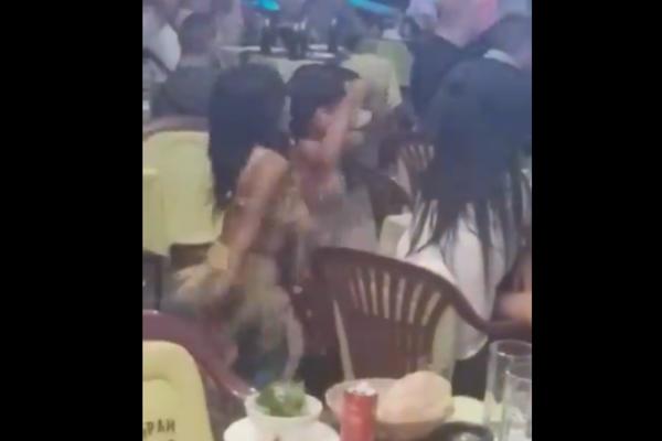 DEVOJČICE od 7 i 9 godina IGRAJU TRBUŠNI PLES ZA NOVAC U KAFANI PUNOJ PIJANIH GOSTIJU: Hoće li neko reagovati i spasiti ovu decu?! (VIDEO)