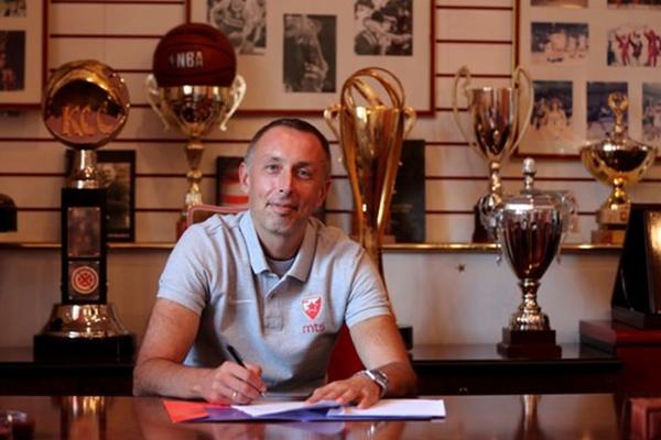 EMOTIVAN OPROŠTAJ: Olimpijakos poželeo sreću Milanu Tomiću u bratskom klubu! (FOTO)