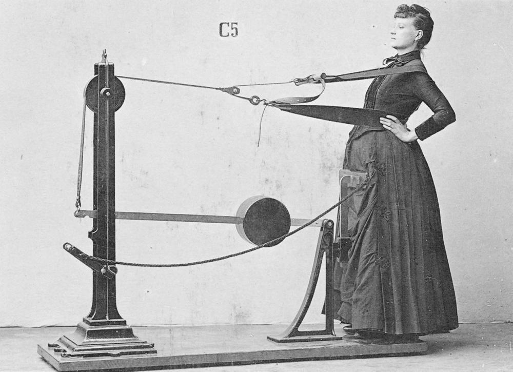 žena u teretani 1892. godine  