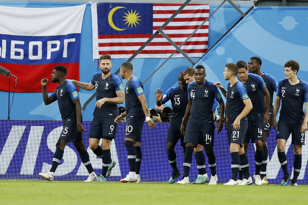 USIJAO ATMOSFERU PRED FINALE: Bivši selektor Hrvata udario na nacionalnost francuskih fudbalera! (FOTO)