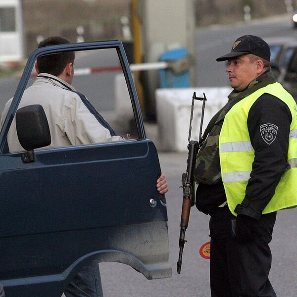 NOVI DETALJI POKUŠAJA ATENTATA NA GRADONAČELNIKA ARAČINOVA: Iz automatke puške ispaljeno čak 25 metaka