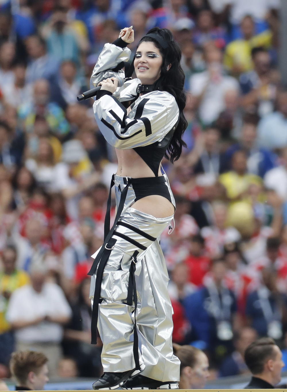 Era Istrefi je privukla pažnju svojim izgledom  