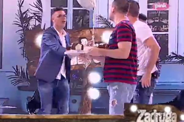 VODITELJ PINKA HITNO HOSPITALIZOVAN! Javio se lekaru čim je osetio prve simptome!